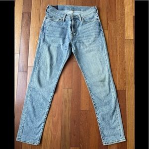 Abercrombie Men’s Athletic Skinny Jean Stretch Light Wash